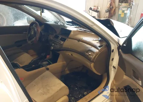 2010 Honda Accord 2.4 Lx from USA, damaged, VIN 1HGCP2F32AA079013